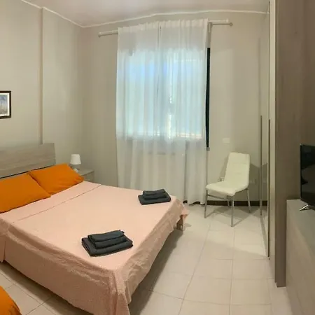 32 Guest house *